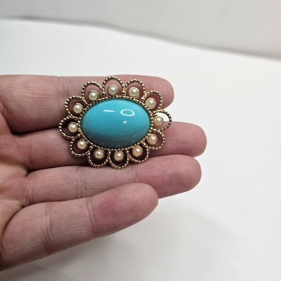 Sarah Coventry Gold Tone Faux Turquoise Pearl Brooch Oval Shape Pin - Picture 5 of 9